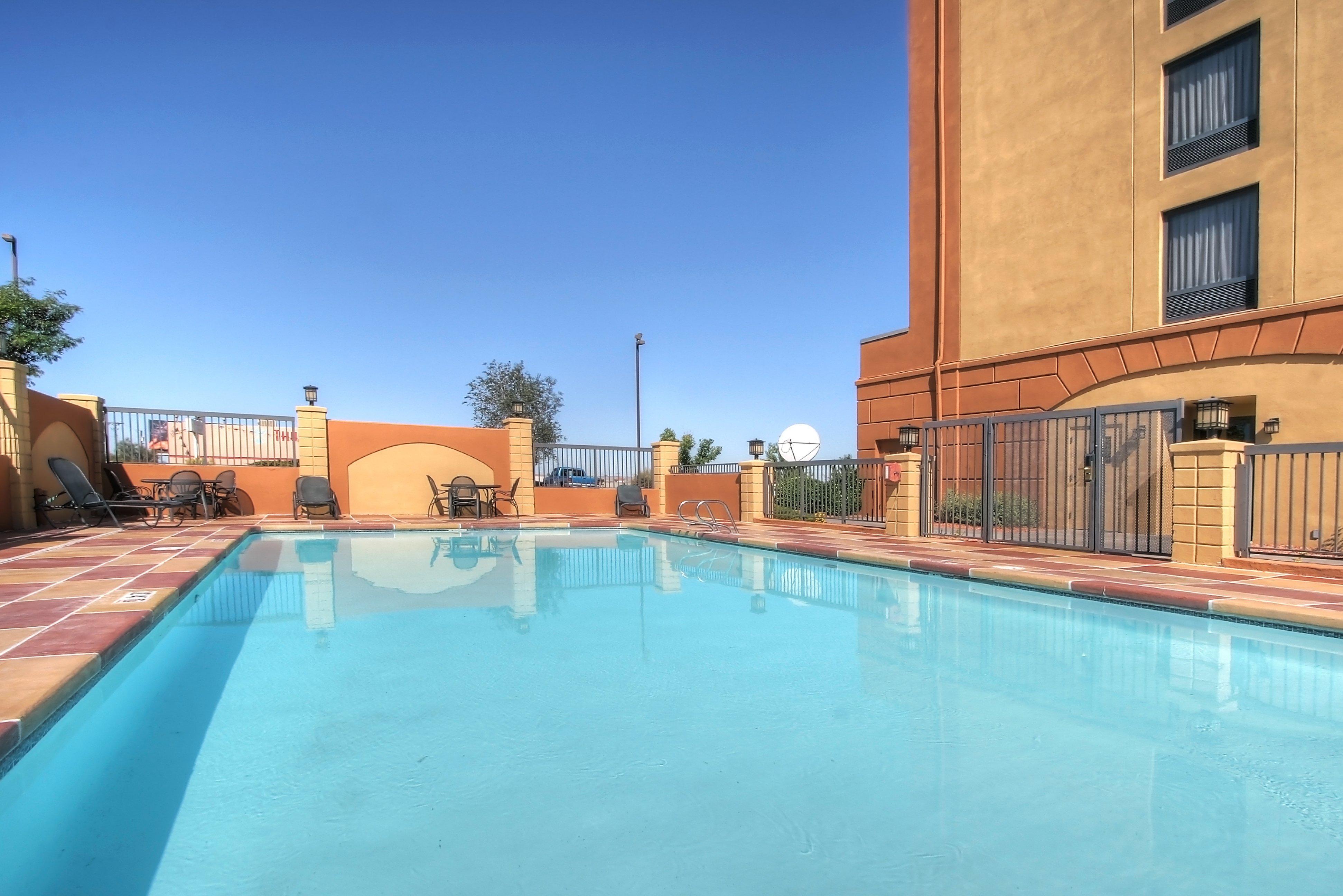 Holiday Inn Express Hotel & Suites Albuquerque Midtown By Ihg Exterior foto