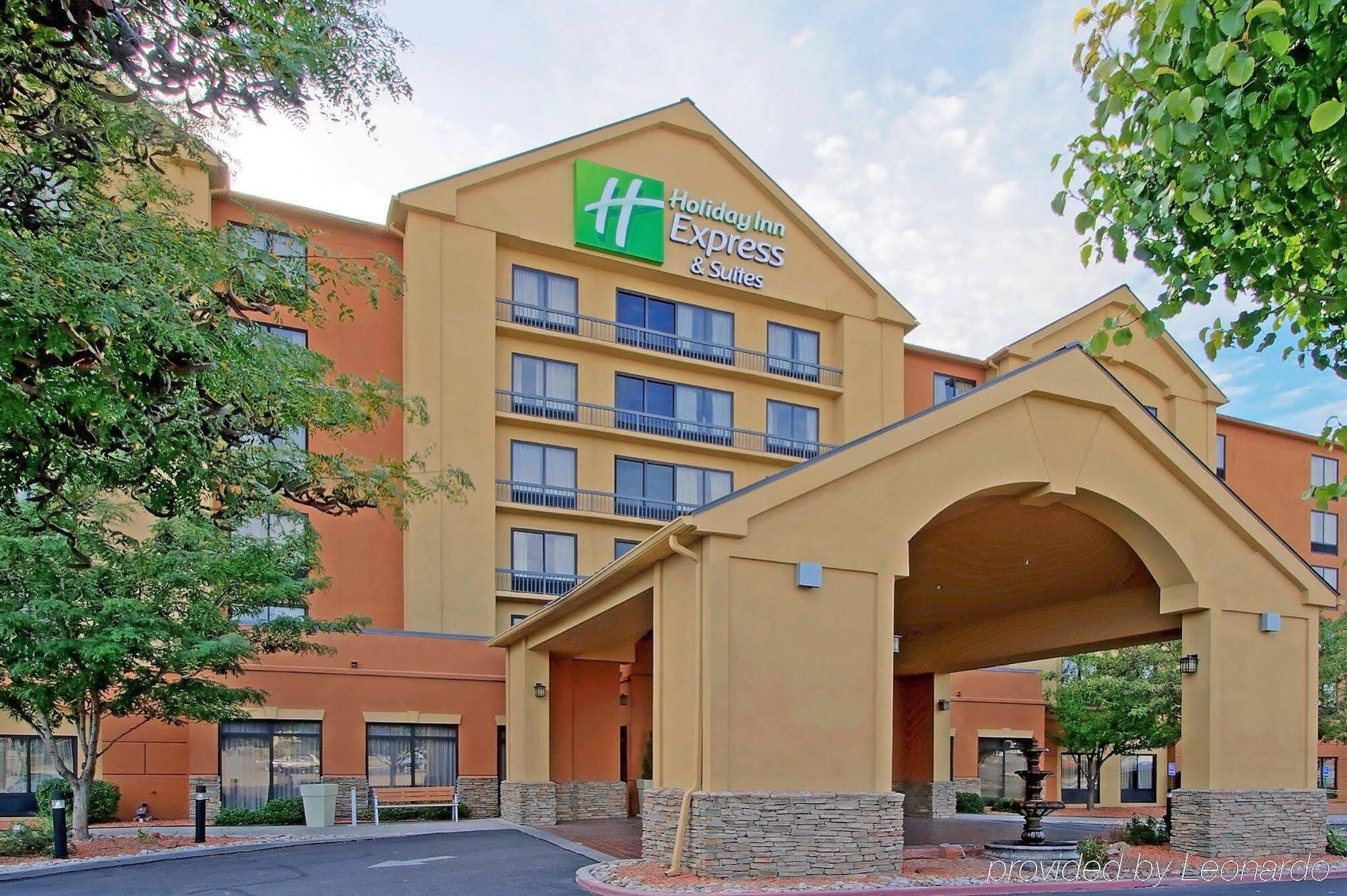 Holiday Inn Express Hotel & Suites Albuquerque Midtown By Ihg Exterior foto